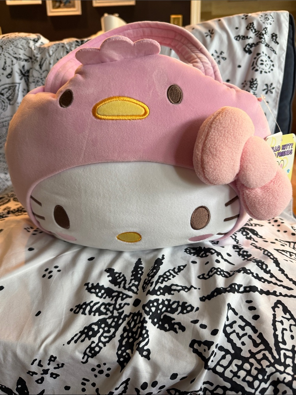Sanrio Hello Kitty Plush Kids Shoulder Bag in Pink and White